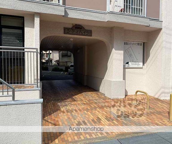 長岡京シティハイツの玄関写真