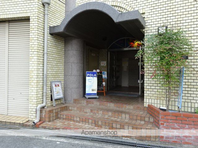 八坂一番館の玄関写真
