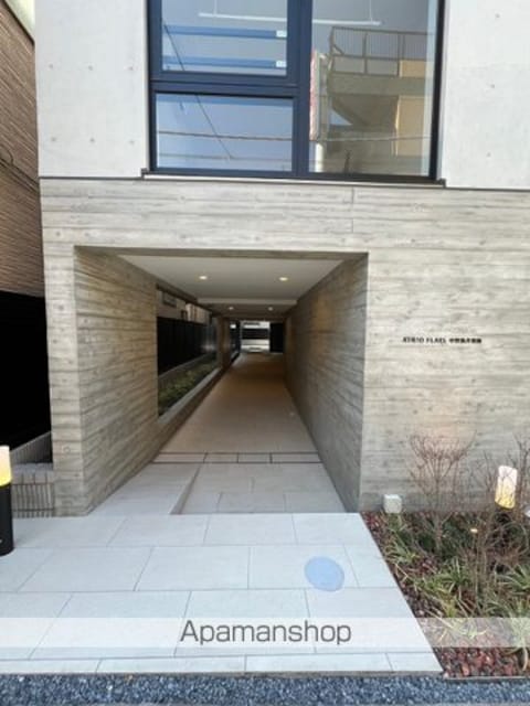東京都中野区松が丘１丁目[1DK/27.2m2]のエントランス2