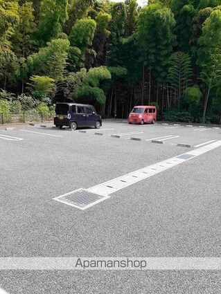 ピュアハイツ・優[1LDK/43.32m2]の駐車場