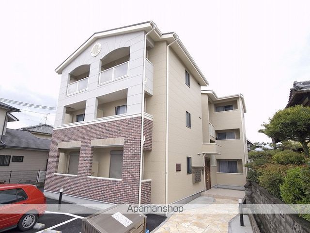 レオパレス別所新町LA1の外観写真
