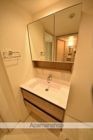 8 3W2 HACHI SANWESTNYの内装写真