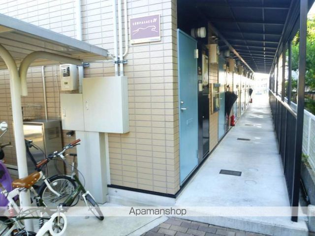 レオパレスジョリメゾンの玄関写真