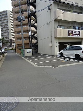 コーポラス中倉[2K/27.72m2]の駐車場