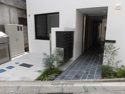 東京都杉並区和田２丁目[1LDK/31m2]のエントランス