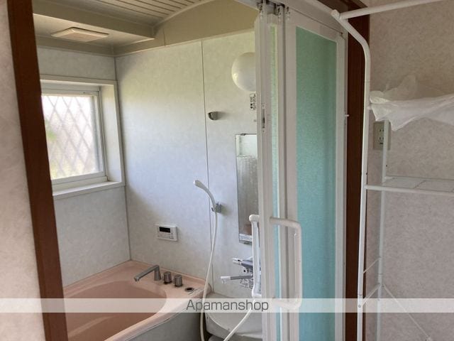 事務所兼一戸建の内装写真