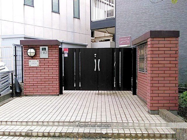レオパレス上社LA1の玄関写真