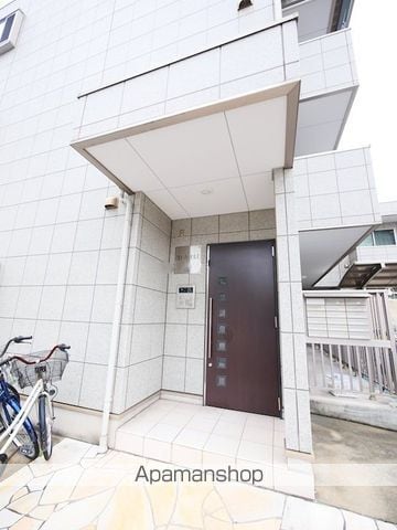 クローバーヒルズの玄関写真