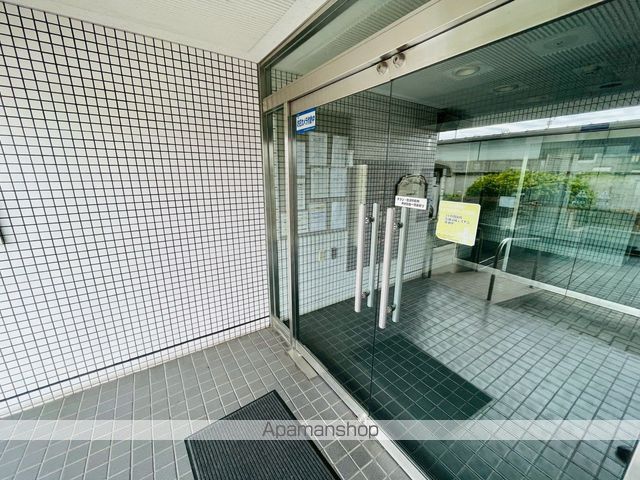 日神パレス鶴間の玄関写真