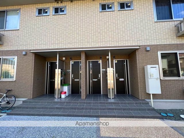 パルテール三本柳の玄関写真