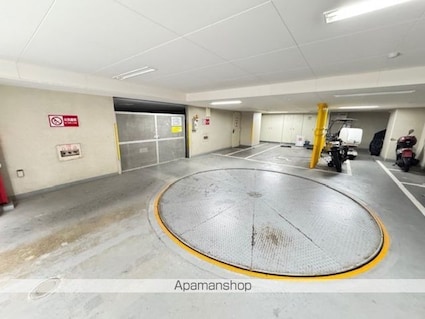 カスタリア銀座Ⅲ[1R/29.02m2]の駐車場