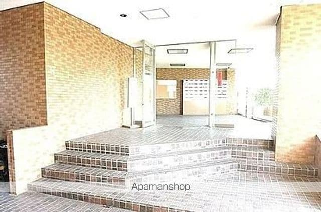 ビレッジ城月の玄関写真