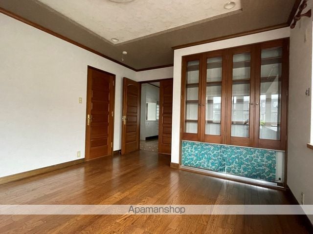 浜松市中央区 2階建 築32年の内装写真