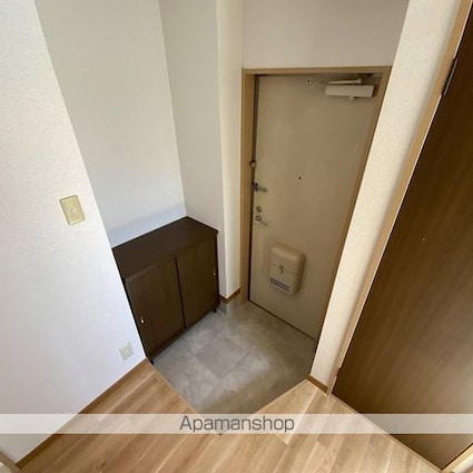 ＰＡＬＡＣＥ　ＢＬＵＥ　ＳＫＹ　Ｃ[2DK/43.69m2]の玄関