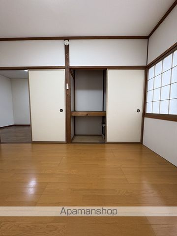 富山市田中町三丁目15-8戸建の内装写真