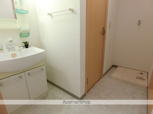 カナディアンコート南吉成 Aの内装写真