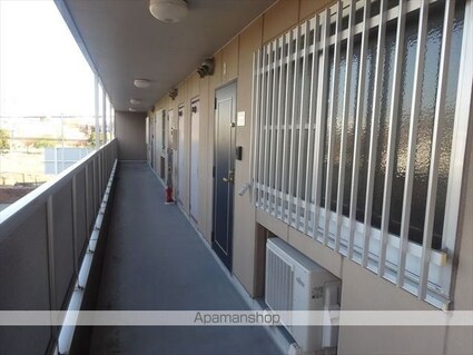 和歌山県和歌山市宇須２丁目[2LDK/60m2]のエントランス