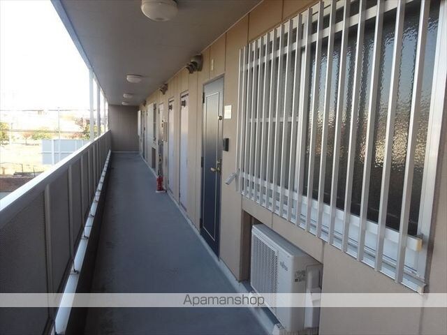 和歌山県和歌山市宇須２丁目[2LDK/60m2]のエントランス