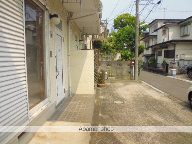 ジャパンビル西富第9号の玄関写真