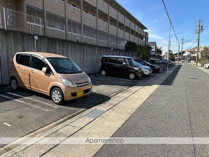 Ｄ’ｒｏｏｍ京命[2LDK/50.01m2]の駐車場