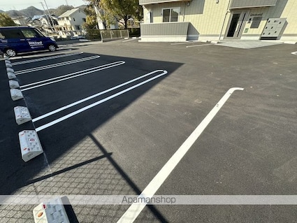 広島県三原市西野１丁目[1LDK/42.79m2]の駐車場