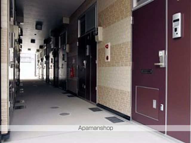 レオパレスRESIDENCEIIの玄関写真