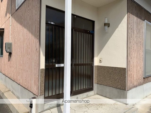 境線 博労町駅 徒歩14分 2階建 築37年の玄関写真