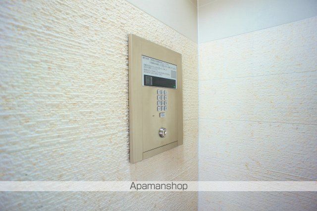 レジディア博多東の玄関写真