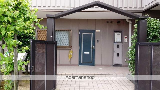 ヴィエント信和の玄関写真