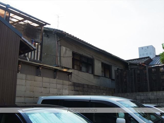 泉アパートの外観写真