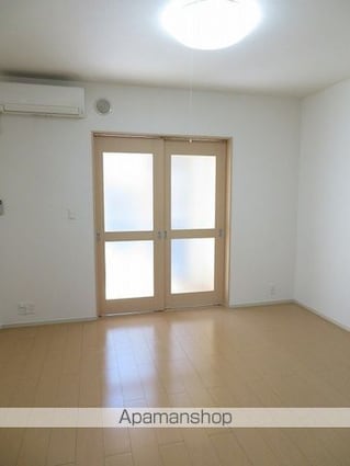 東京都八王子市初沢町[2R/35.18m2]のリビング・居間