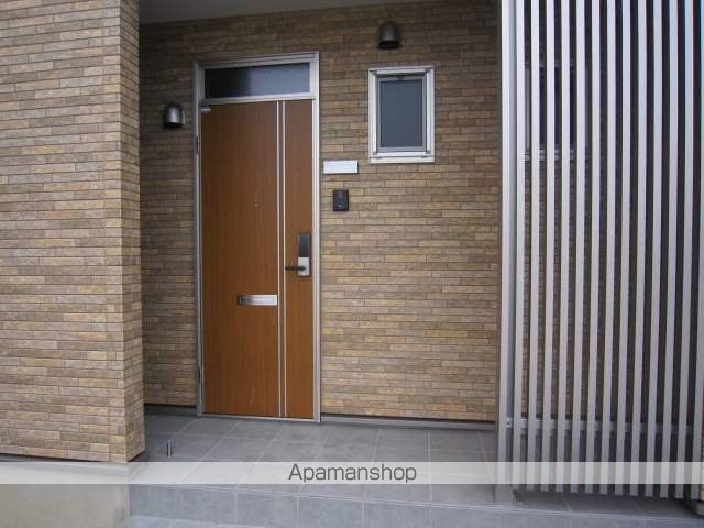 サニーヤードS A棟の玄関写真