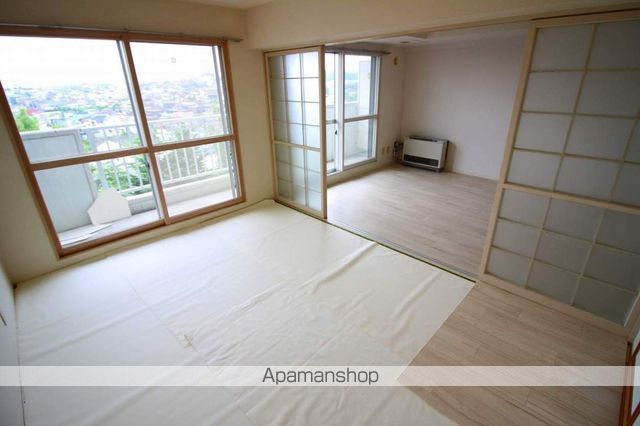 ロイヤルレインボー平岸 A棟の内装写真