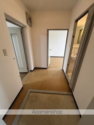 滋賀県大津市国分１丁目[3LDK/59m2]の玄関