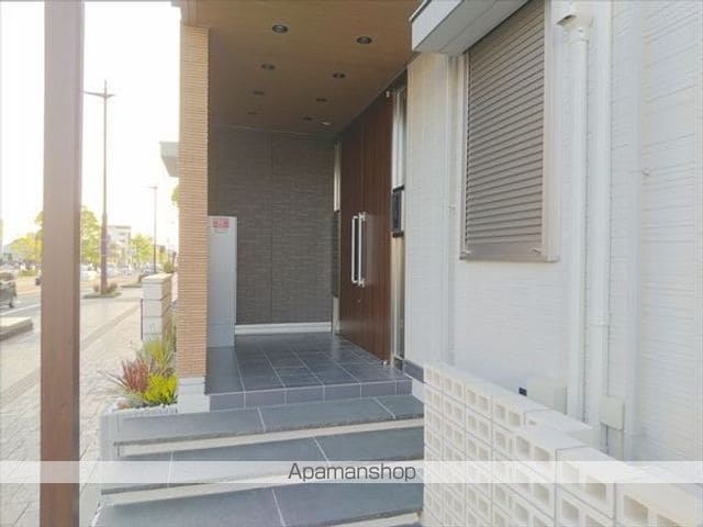 和歌山県和歌山市小松原通１丁目[2LDK/64.56m2]のエントランス1