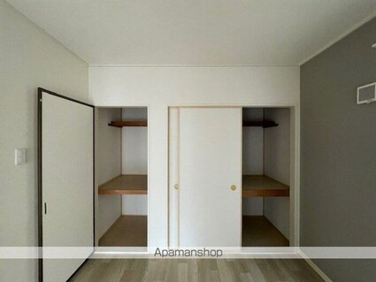 キャスル中央[2LDK/49.05m2]の収納