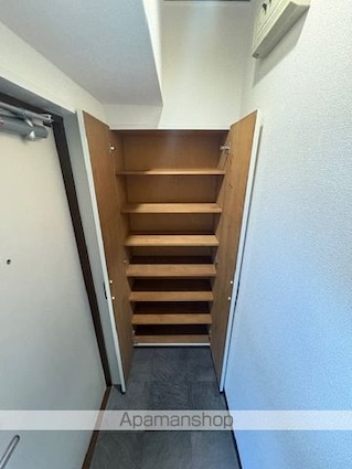 第１６洛西ハイツ瀬田[2K/38.88m2]の玄関