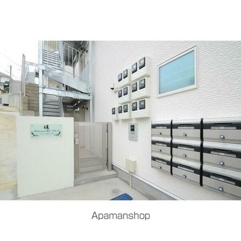 パルトネール横浜二俣川Bの玄関写真
