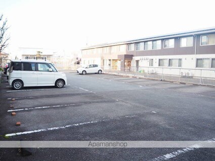 小林レジデンス[3LDK/69.84m2]の駐車場