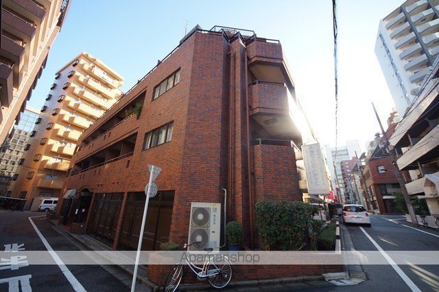 ロイヤルハイツ新宿御苑の外観写真