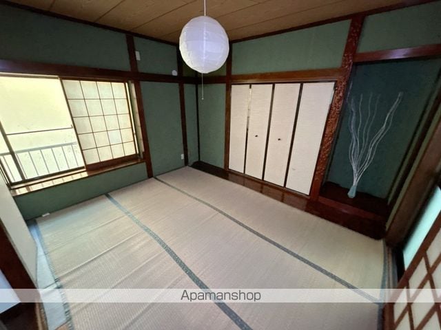 寺尾貸家3階建の内装写真