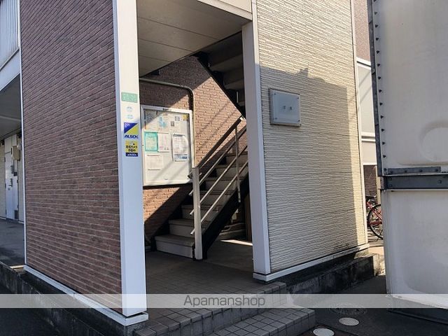 レオパレス若葉の玄関写真