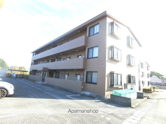 レアールマンションセレッソA棟の外観写真