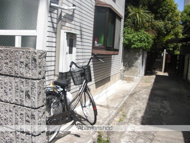メゾン段上の玄関写真