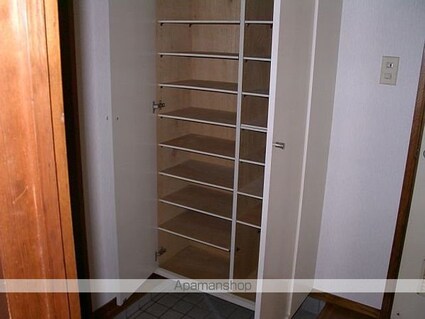 八百真マンション小島[3LDK/65.28m2]の玄関