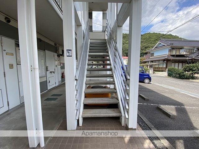 レオパレスヒルトップの玄関写真