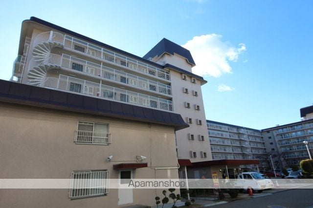 日商岩井箕面ハイツC棟の外観写真