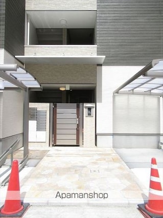 和歌山県和歌山市田中町３丁目[1LDK/37.03m2]のエントランス