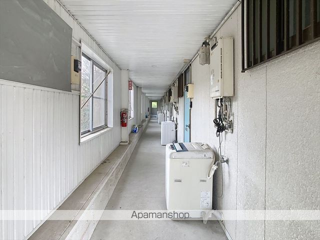 広栄荘7棟の玄関写真