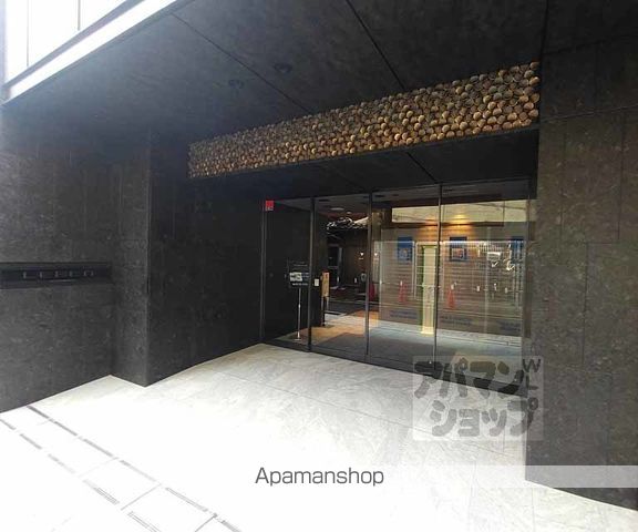 レーベン京都河原町の玄関写真